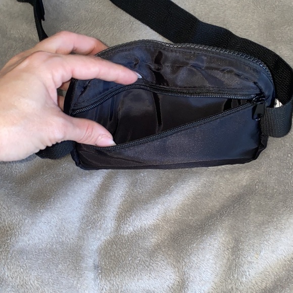 🦉 Brand New just released Crossbody bag 💥 - Picture 6 of 9